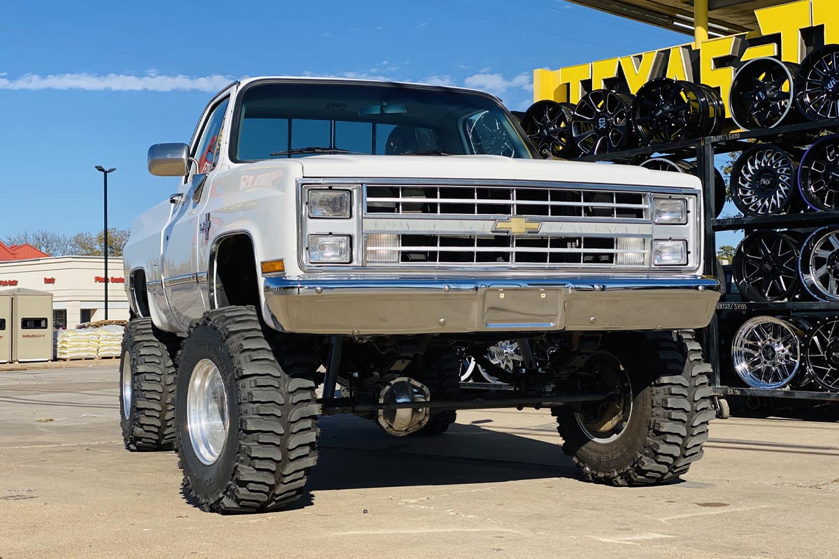 6 Inch Lift Kit | 52" RR Springs | Chevy/GMC C10/K10 Truck & SUV/K5 Blazer (77-91)